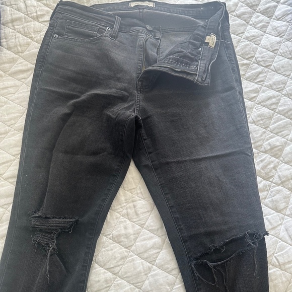 Madewell 9” Distressed Black Denim Skinny Jeans - Picture 1 of 2